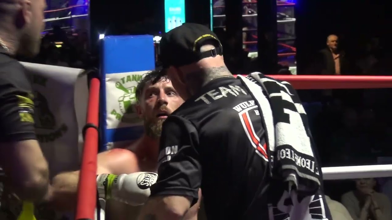 Tank Promotions, бой 20: Райан Уайтхед против Эшли Шинлер