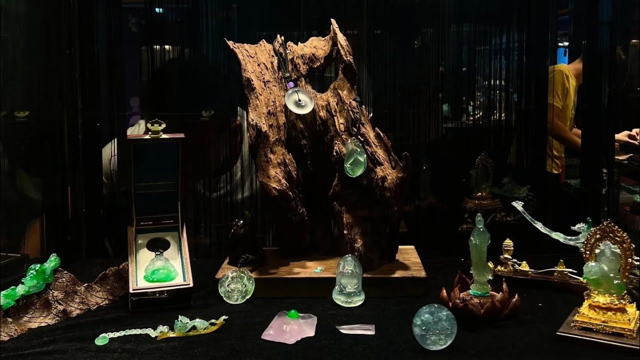 你有幾位好友正在...😁开张珠宝翡翠,#翡翠,#翡翠手镯,#jadeite,#jewelry,#民间手艺人,#crystals,#emerald,#收藏,#gemstone,#YouTubelive