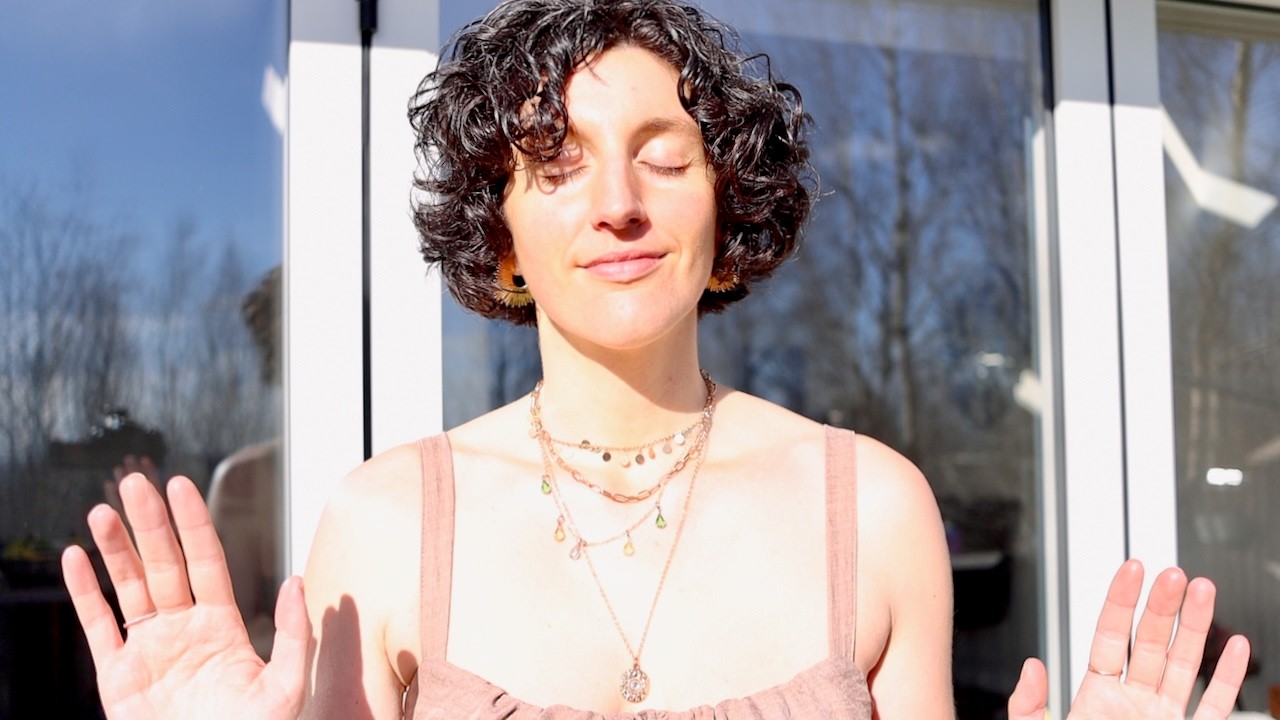 THIS ENERGY BRINGS PEACE INTO THE WORLD🕊️🌸🌍 (come join me...)