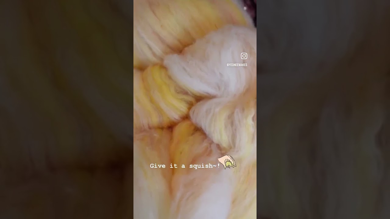 Make &ldquo;Golden Hour&rdquo; art batt with me! #artbatt #spinningyarn #fiber #naturaldye #drumcarder