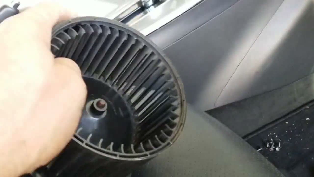 Conserto ventilador AC Nissan Sentra 2015 fazendo barulho (rápido e eficiente)