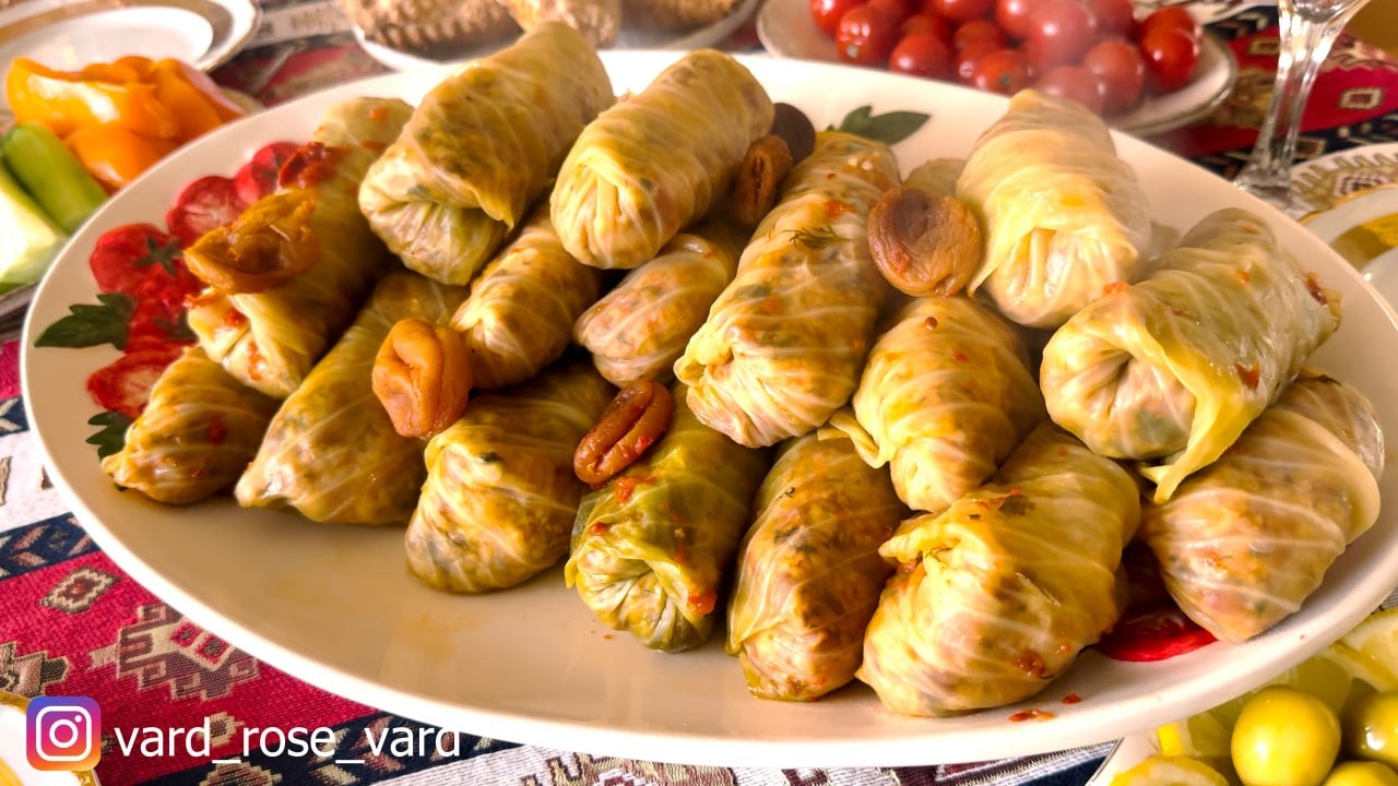 Armenian Lenten Tolma or 🇦🇲 Pasuts Tolma with Sauerkraut!)