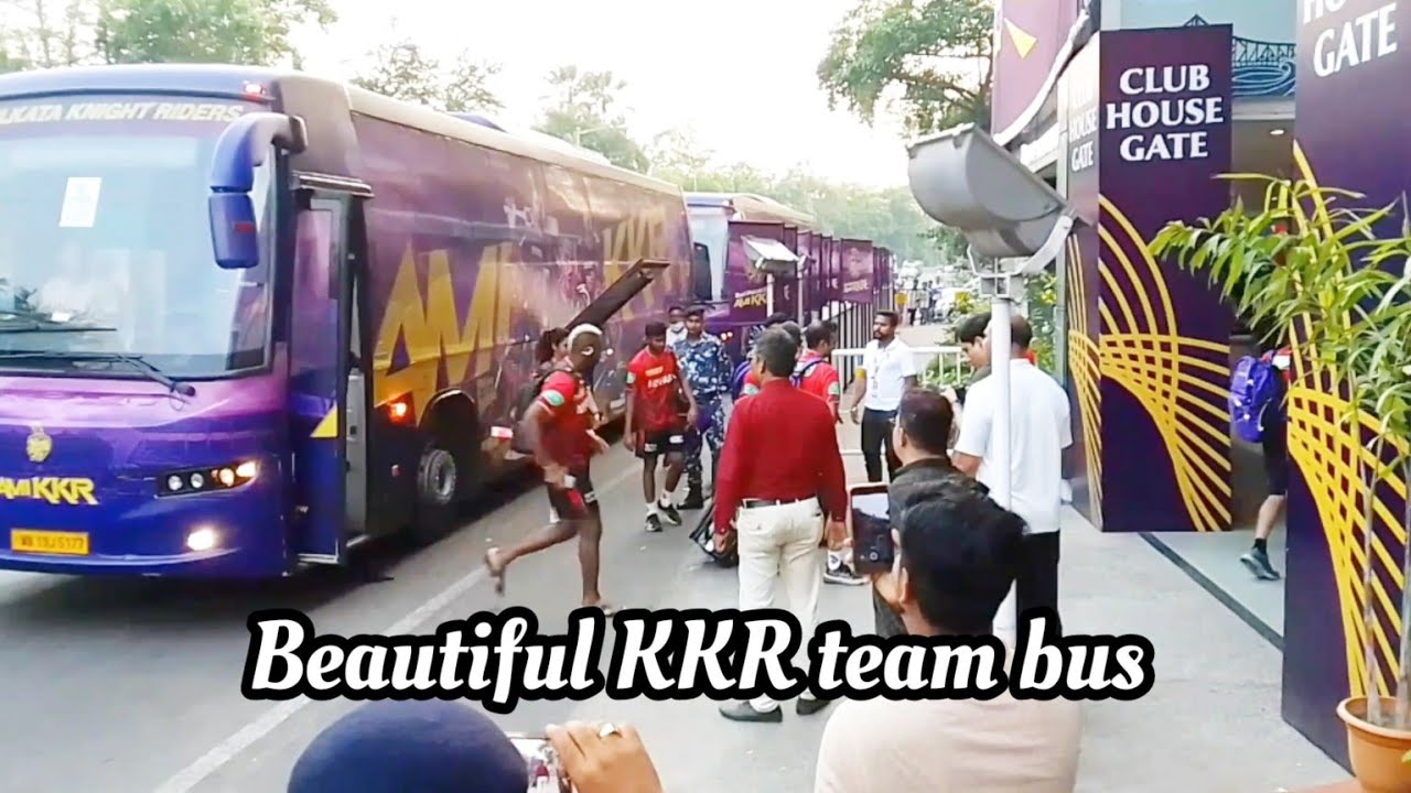 KKR beautiful team bus Coming  fans looking crazy reaction  #higway