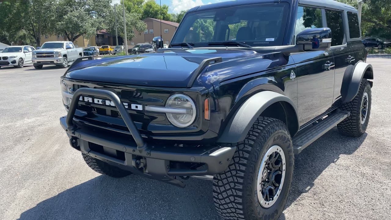 2021 Ford Bronco Outer Banks Sasquatch 4 Door Hardtop  Antimatter Blue