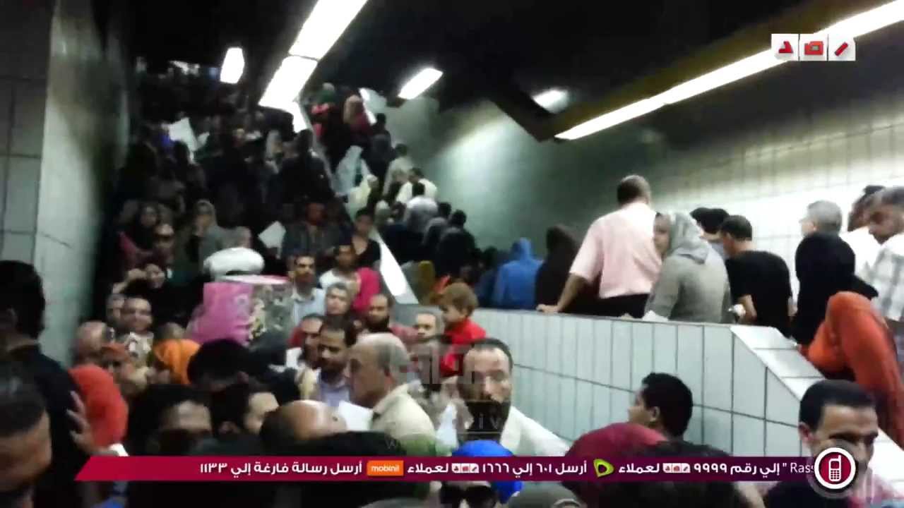 زحام شديد في محطة الشهداء علي رصيف شبرا بسبب إغلاق محطة السادات