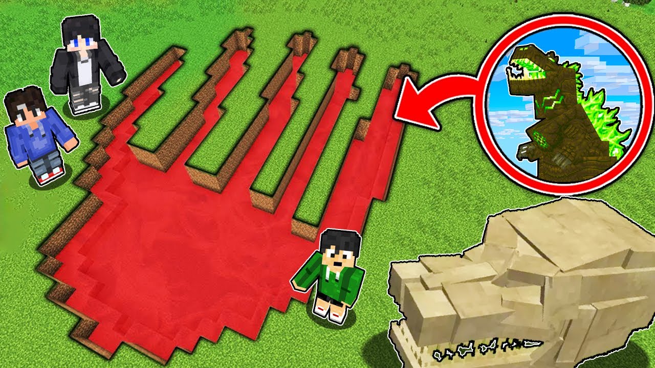 We Found The BIGGEST SCARY FOOTPRINTS PAWS In Minecraft!