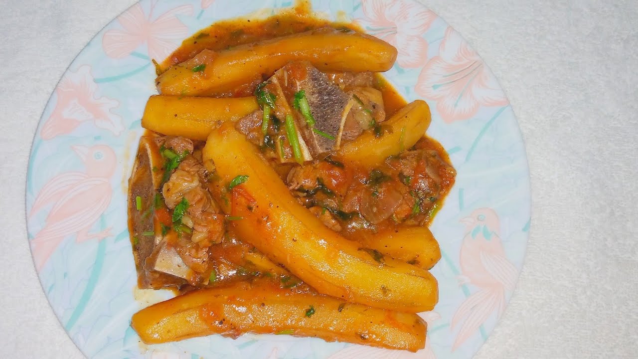 HOW TO COOK GREEN BANANAS WITH BEEF STEW RECIPE (matoke with beef stew) #richybetty