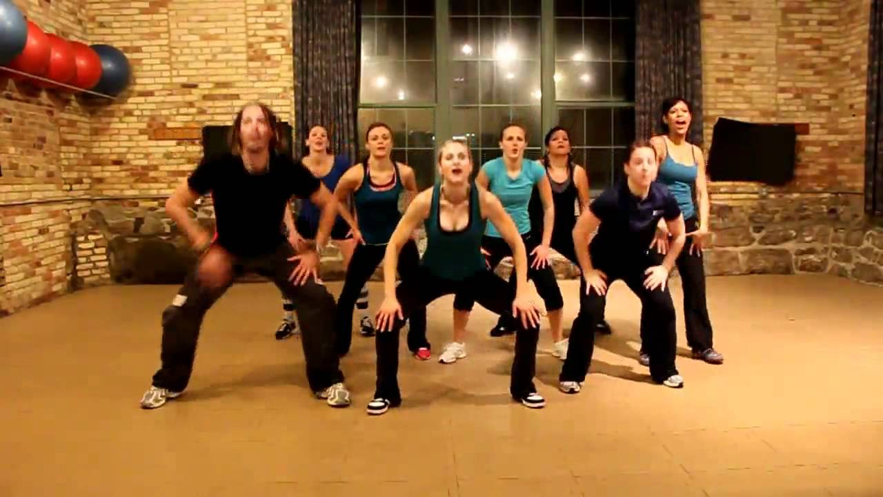 Zumba - Bad Romance by   Lady Gaga zumba warm up