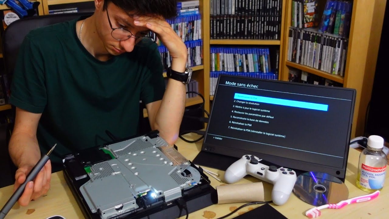 Va t il réussir à réparer la PS4 de VIDE GRENIER
