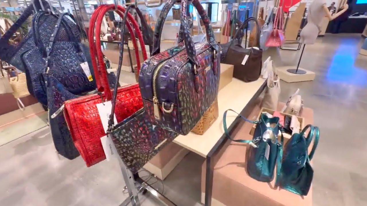 В магазине Macy's продаются сумки Brahmin и многое другое. Присоединяйтесь ко мне на шоппинге! #b...