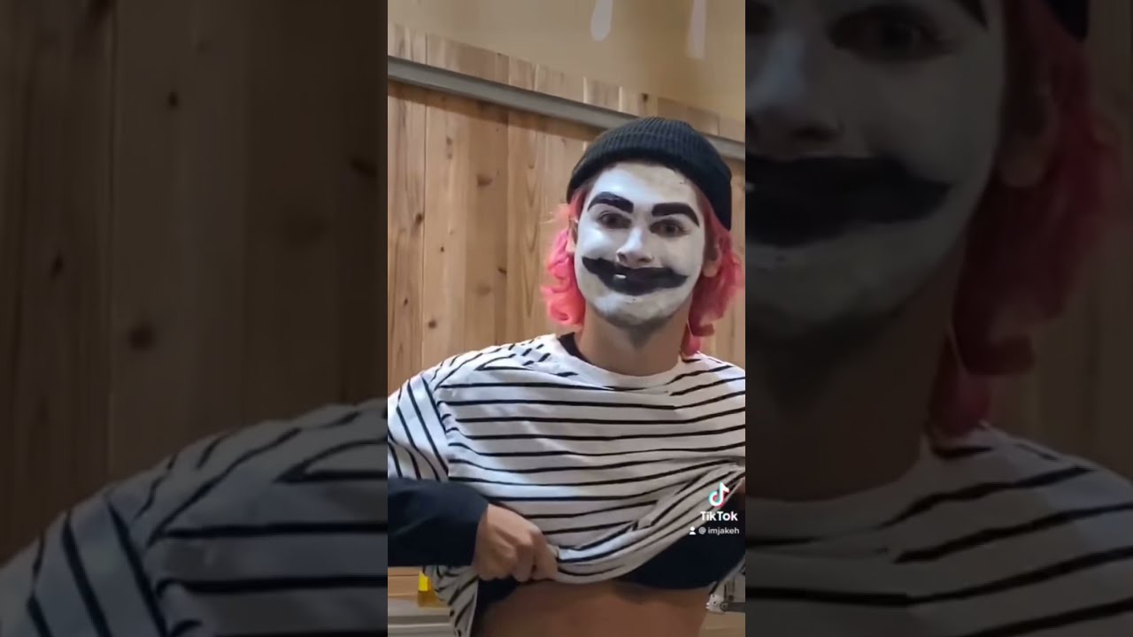 Mime vs Bullwhip!
