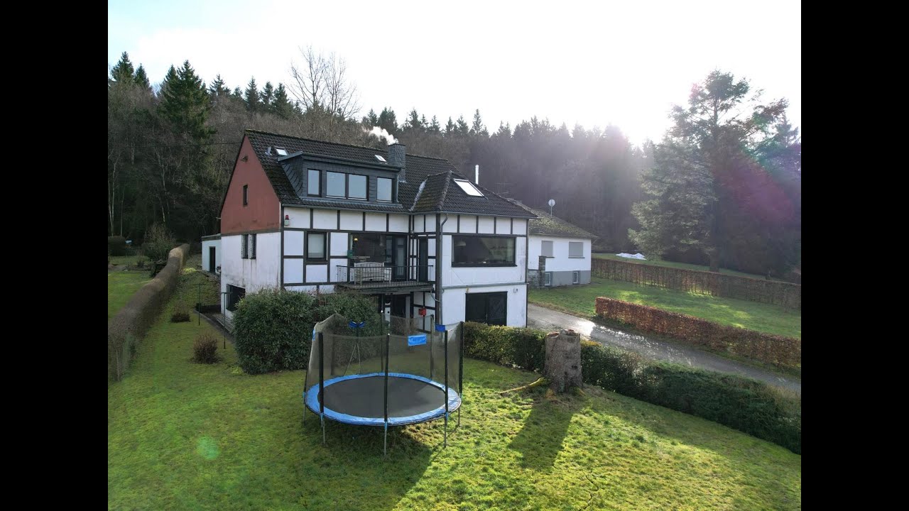 Ruhig gelegenes, freistehendes geräumiges Haus mit Innenschwimmbad, Terrasse, Garten in Ormont