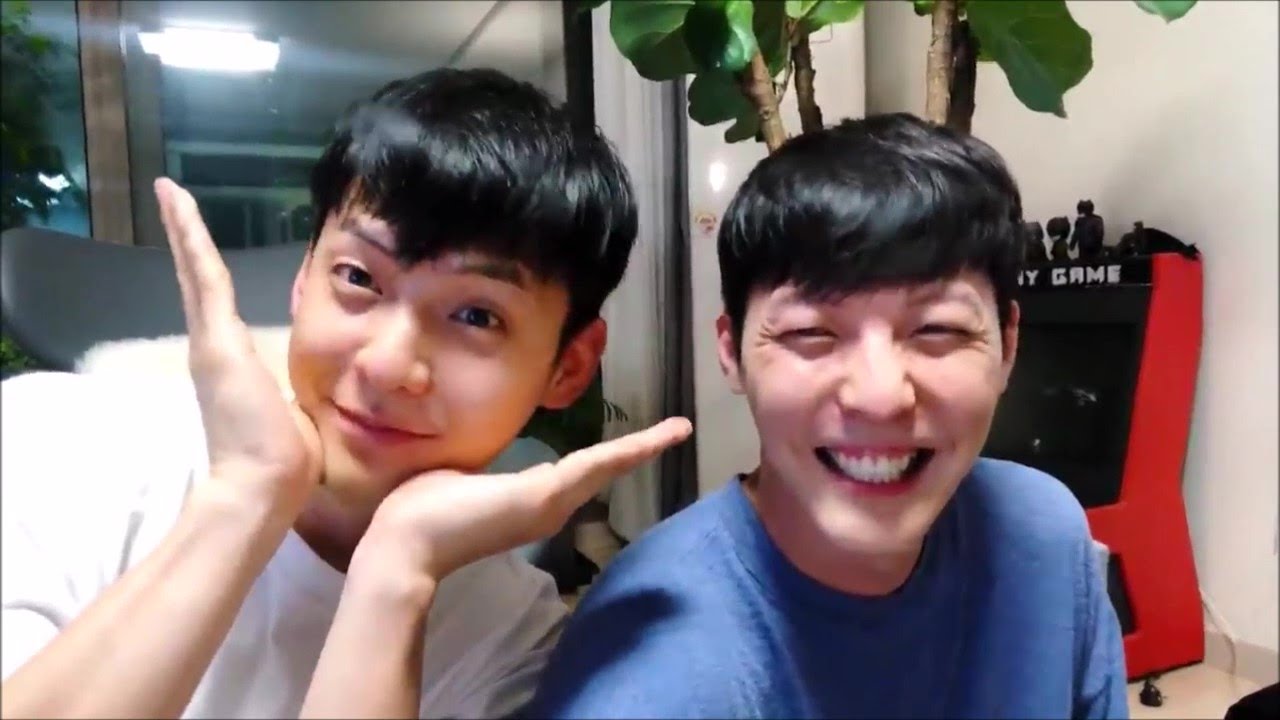 [ENGSUB] BTOB Lee Minhyuk in his brother's live PART 2 (비투비 이민혁 형의 라이브 출연 컷2)