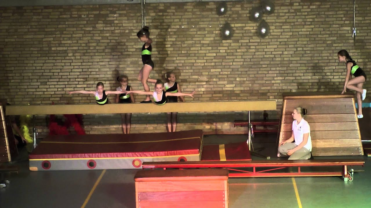 FC Meppel gymnastiek uitvoering 2013 meisjes turnen 8-9 jaar