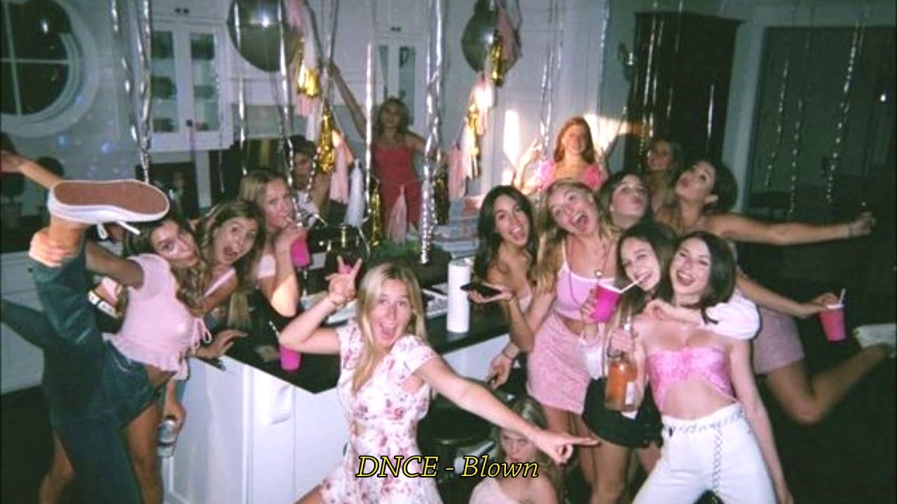 [𝓟𝓵𝓪𝔂𝓵𝓲𝓼𝓽] ✨🍸랜선 하이틴 파티😎👯&zwj;♀️🎉