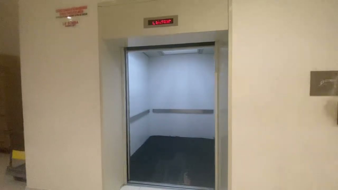 3x Fujitec Service Elevators (1 Locked Off) at Gurney Paragon Mall, Penang