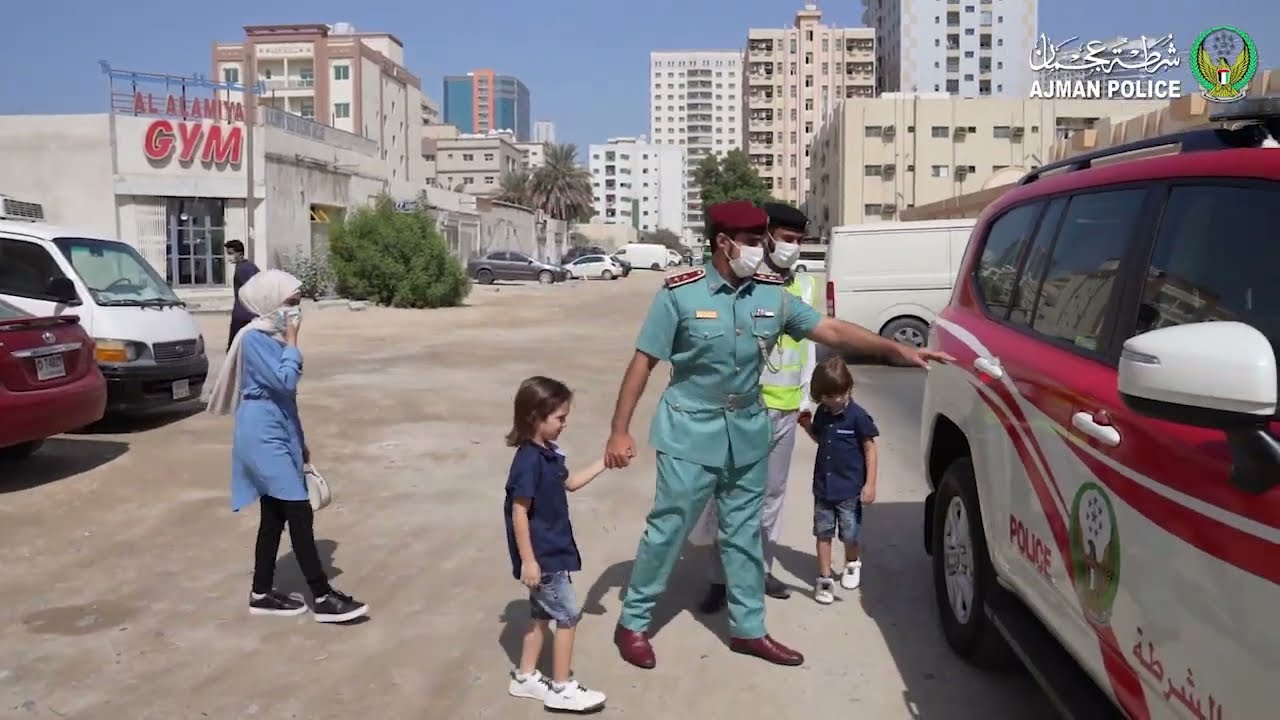 شرطة عجمان تلبي أمنية أطفال بجولة في دورية شرطة عجمان