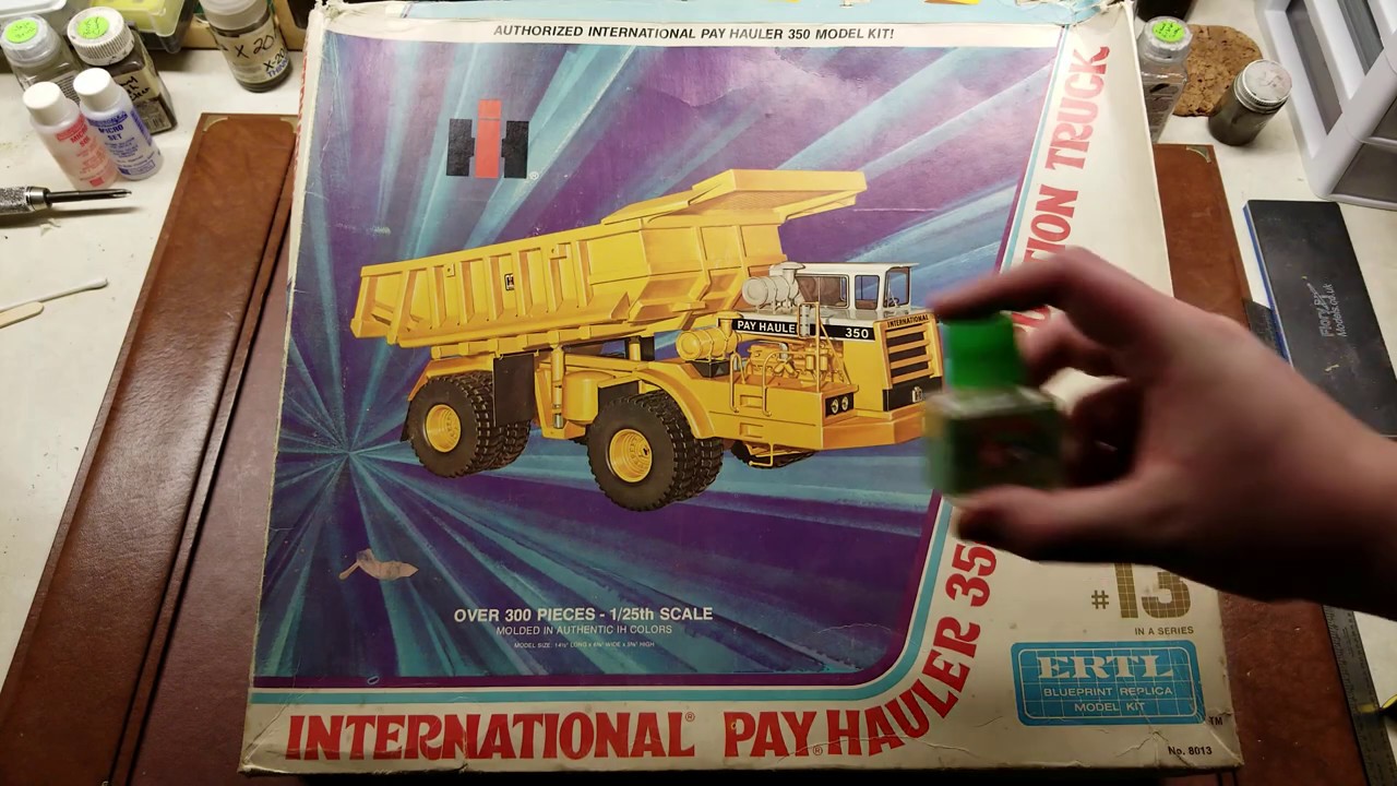 ERTL Kit No. 8013 International PayHauler 350 Construction Truck ca. 1974
