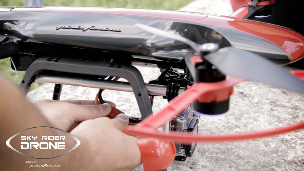 Preparativi di volo con Sky Rider Drone