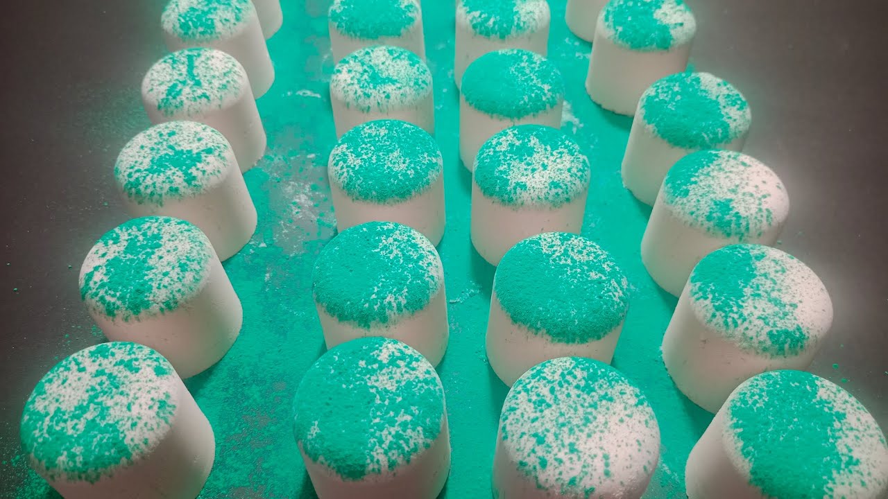 Baking soda crush satisfying videos 😄😀#asmr #bakingsoda 