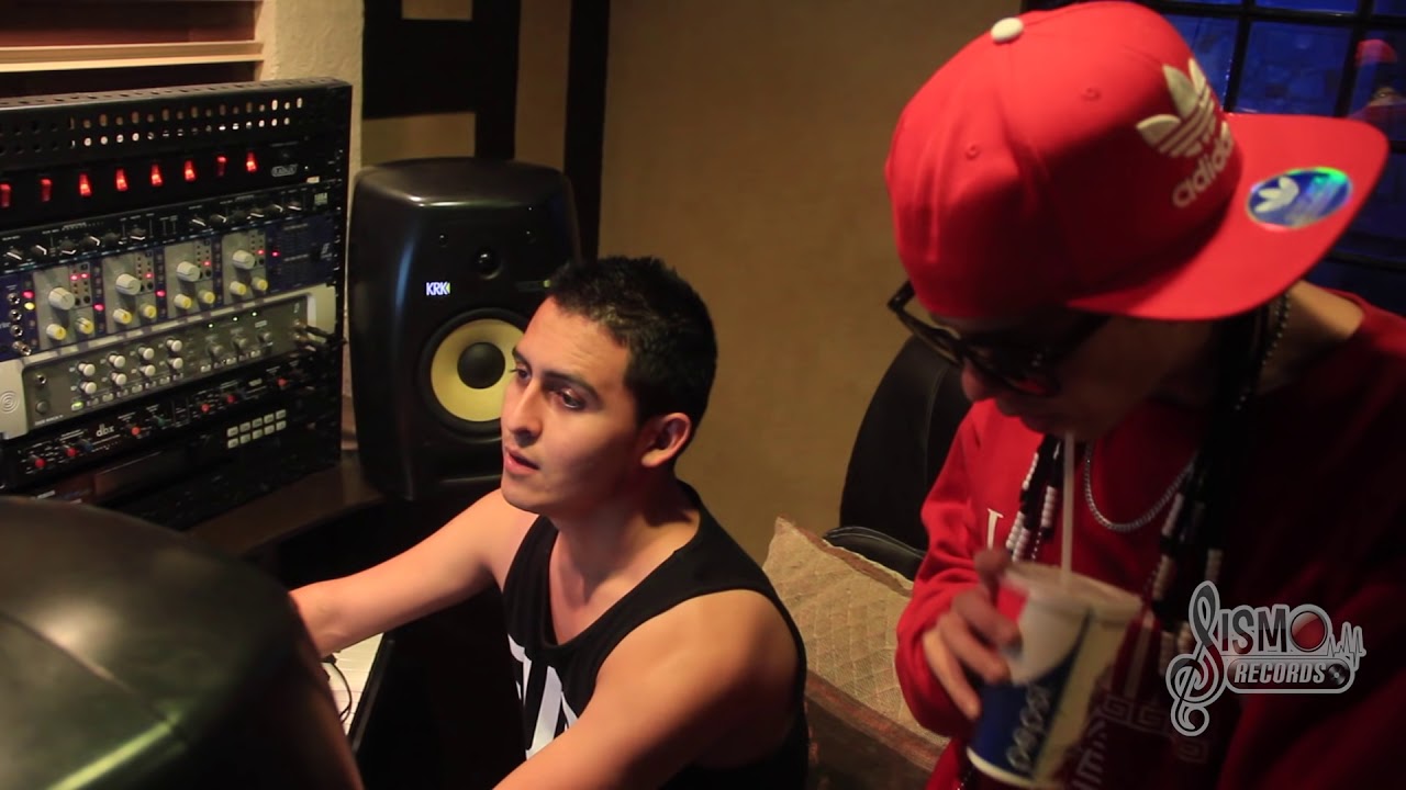 Maniako Y Moises Garduño Grabando en el Estudio Tema  (Contigo)