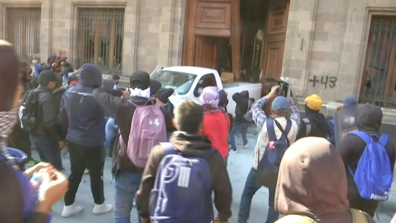 Demonstrators break into Mexico presidential palace | AFP