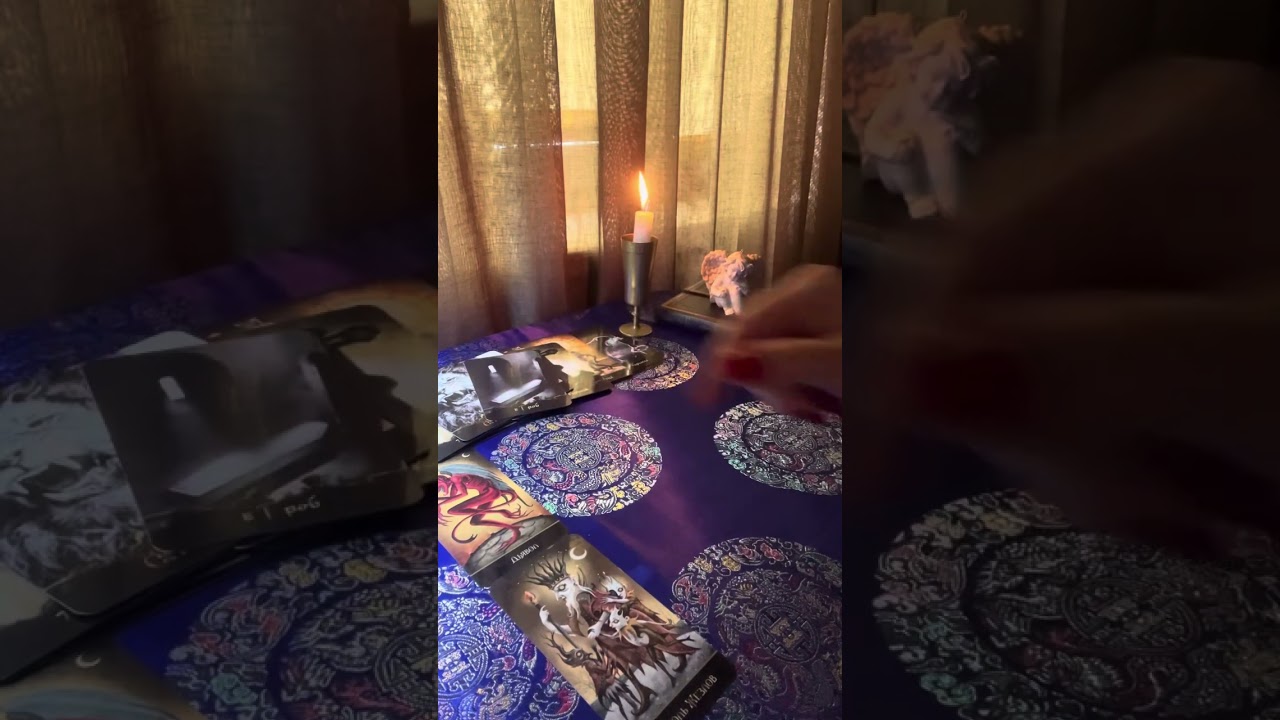 ТАЙНЫ ВОКРУГ ВАС‼️ЧТО СКРЫТО ЗА СПИНОЙ⁉️ЧИТАЕМ ПОТОК❗️ 🧐🎭🕯️#таро #tarot