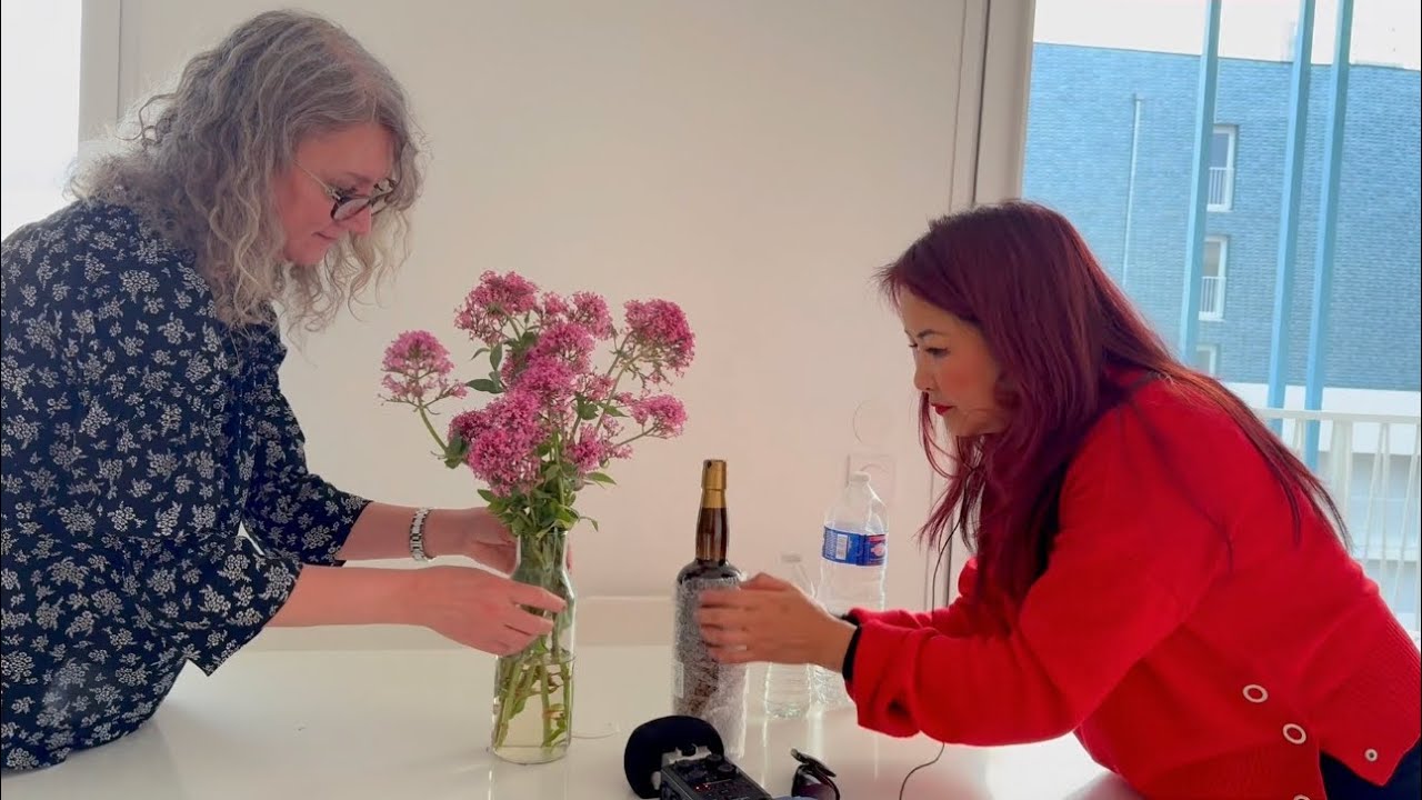 Asmr Apart Tour at Marseille with Natasha #asmr #asmrtingles #asmrrandom #asmrtappingandscratching