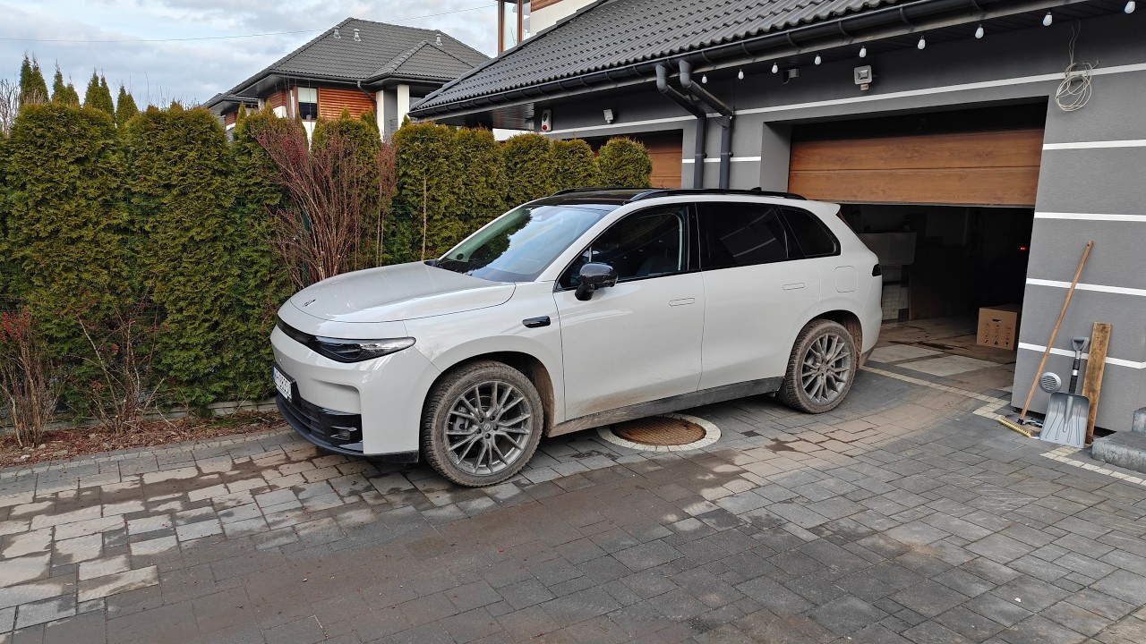 Leapmotor C10 REV od spodu