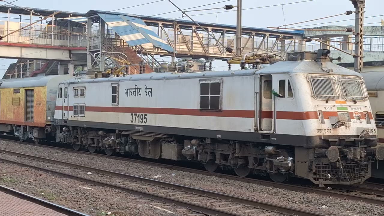 Bhubaneswar  - New Delhi  Tejas Rajdhani Express ..