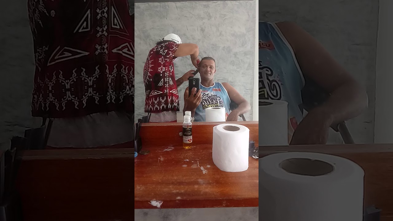 depilando orelha