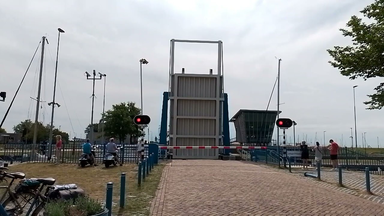 brugopening ophaalbrug Johan Friso sluis