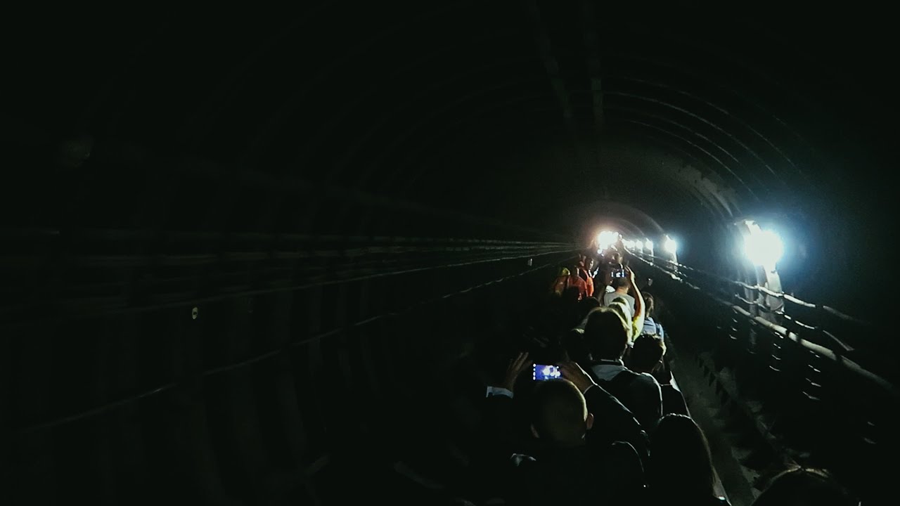 GETTING STUCK ON THE TUBE & EVACUATING!