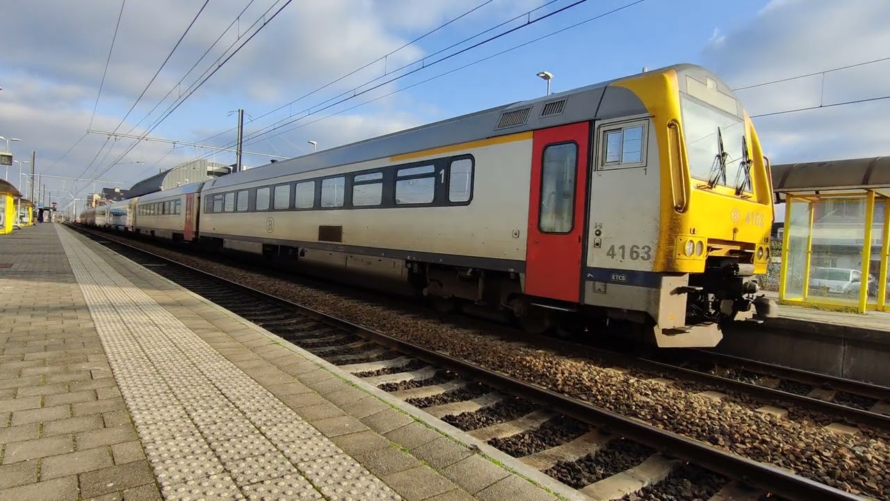 NMBS MW41 4163+4190+4185 departing from Mol