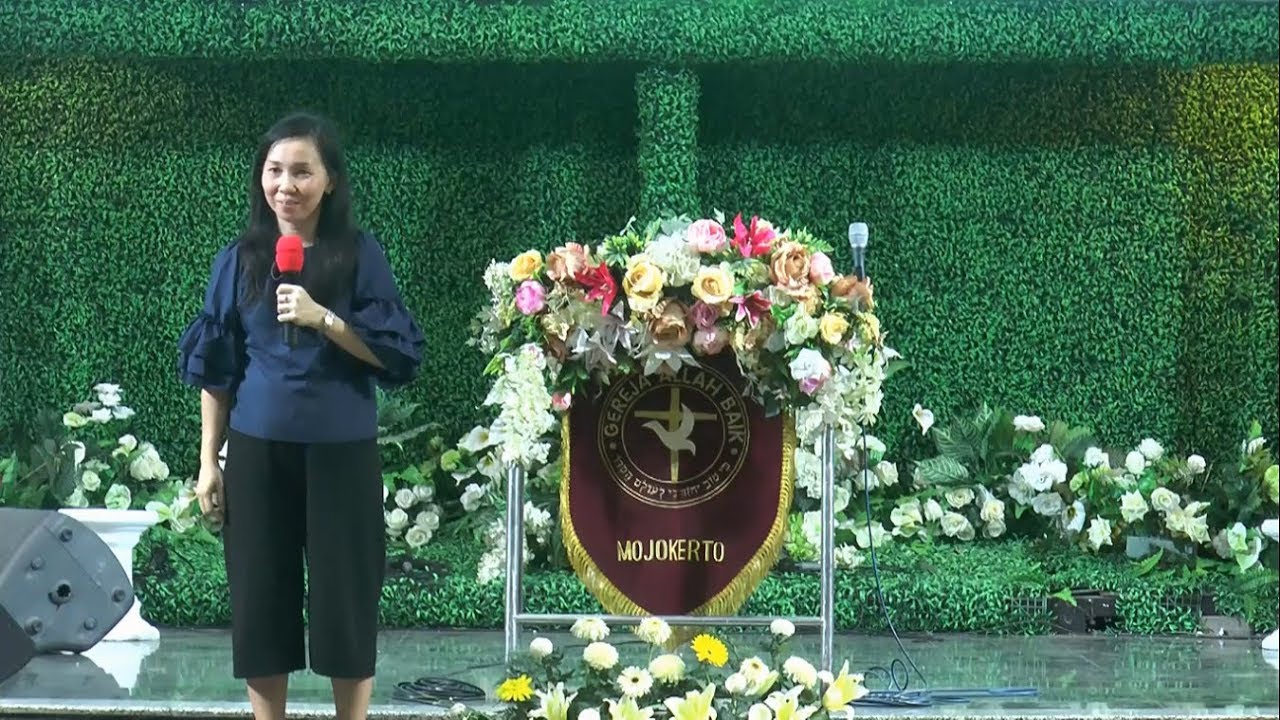 Pdt. Ruth Julia - Pemikiran dan Paradigma Mengenai Tuhan