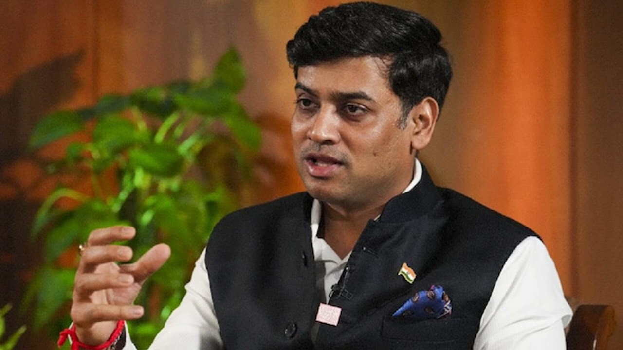 No Income Tax Notices Sent To Eknath Shindes Son Shrikant Sources
