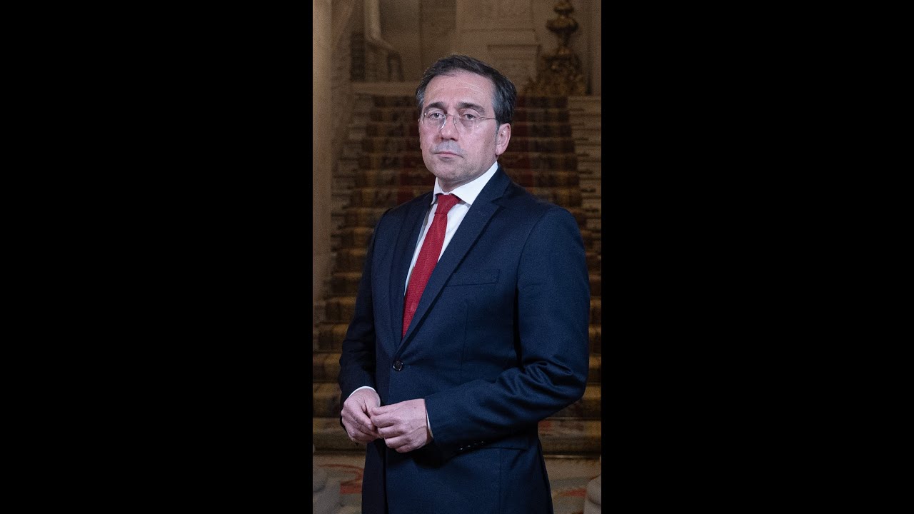 Albares contesta a Feij&oacute;o: 