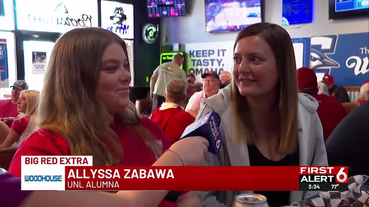 Реакция болельщиков команды «Хускерс» на победу в турнире NCAA