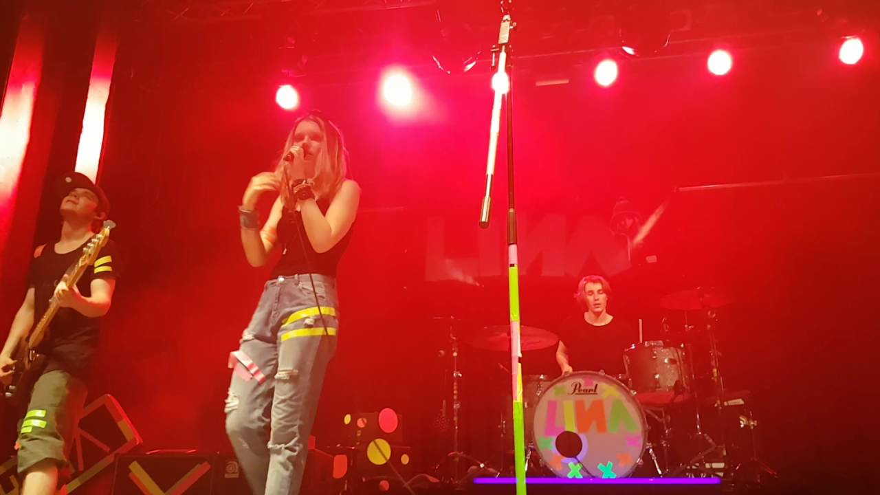 LINA Live - Mädchen mag das Feuer feat. Aaron Lovac
