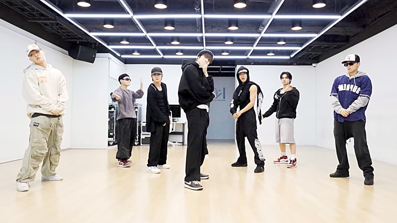 ATEEZ &ndash; 'WORK' Dance Practice Mirrored [4K]