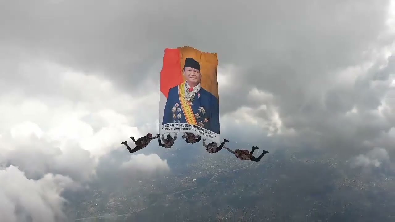 Pengibaran Bendera Presiden & Wakil Presiden, di Hari Bhayangkara ke - 79