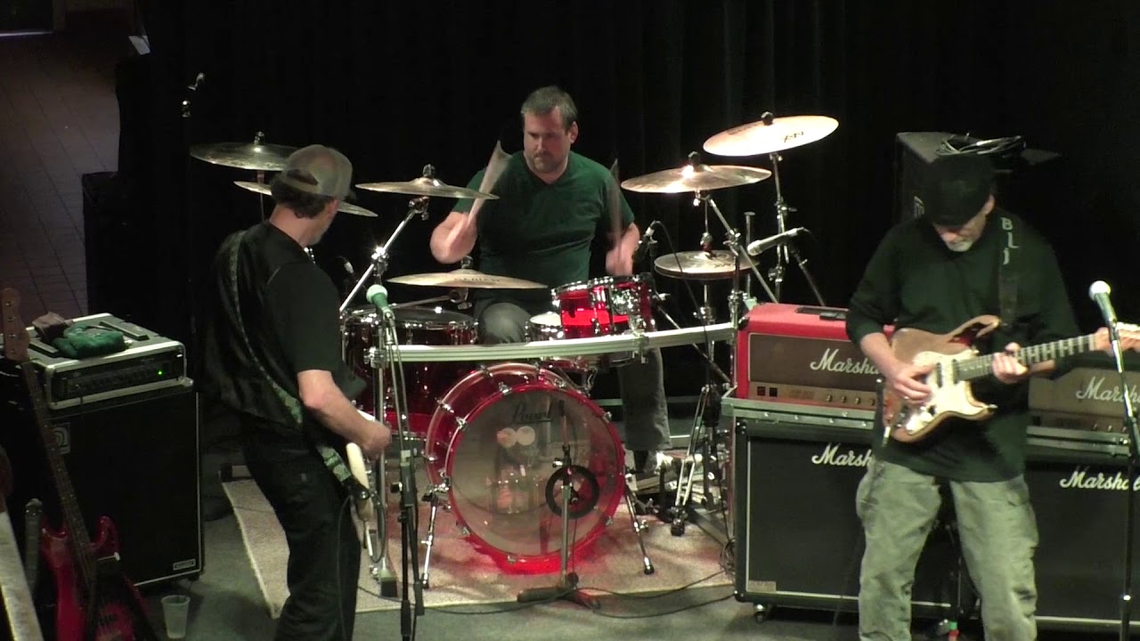 Truth and Janey performing 