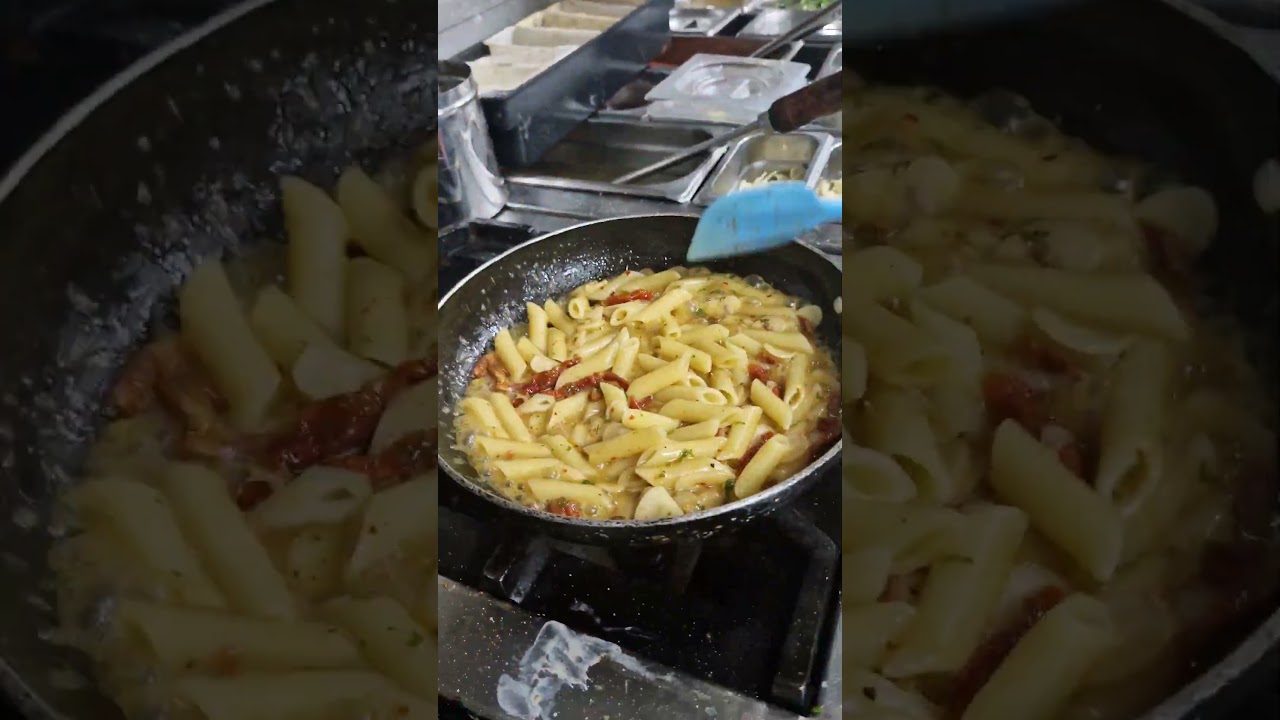 Today we are making PENNE AGLIO AGLIO OLIO 🌶PEPPEROCHINO 
