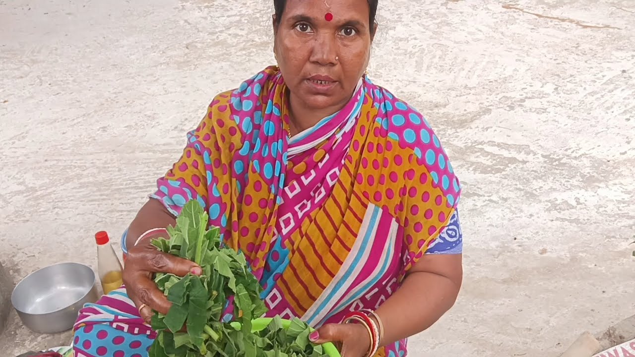 কাতলা মাছের মাথা দিয়ে লাউ শাক/মাছের পাতলা ঝোল 