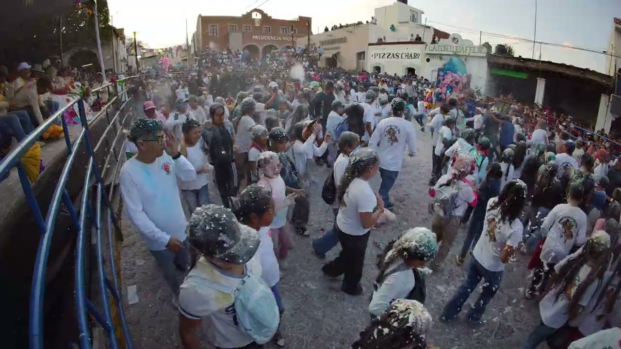 Torito de la primaria ya con mas idea y energía por que en charo se vive el verdadero carnaval