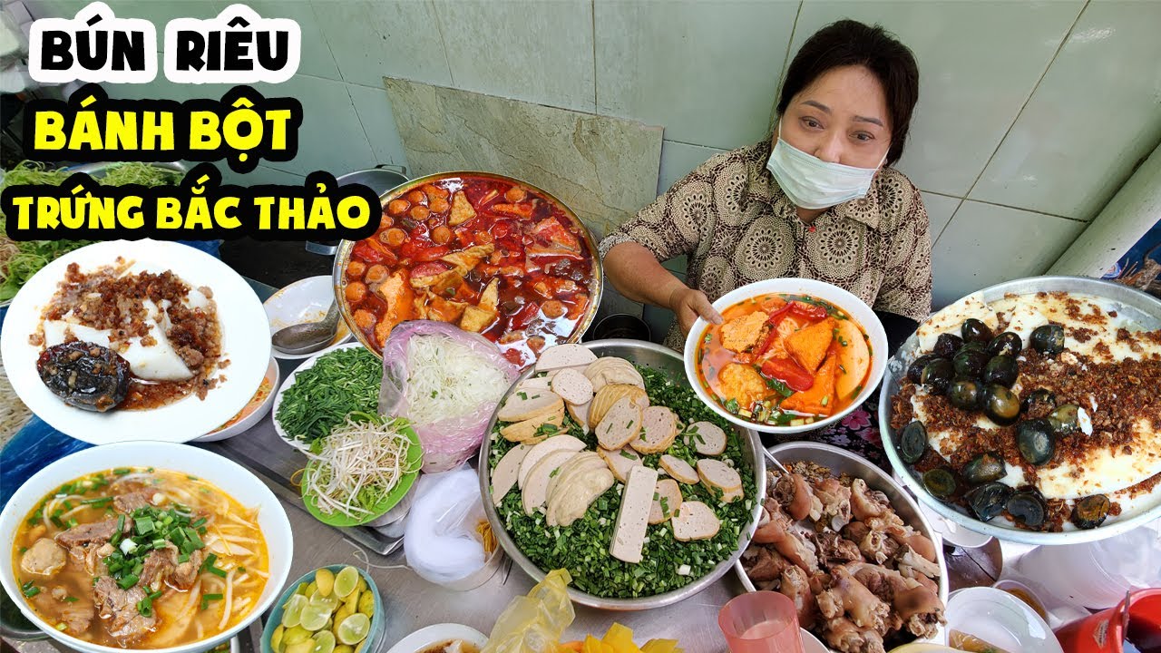 BÚN RIÊU CUA Và BÁNH BỘT TRỨNG BẮC THẢO I 5 Người Bán Không Kịp Dù Quán Núp Hẻm Vỉa Hè SÀI GÒN