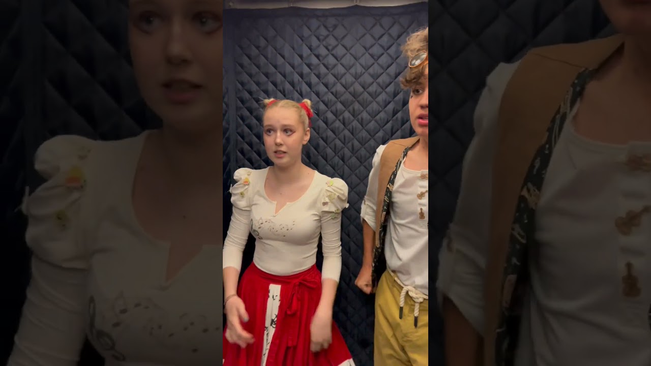 Dostanou Fidl&iacute;k s Violenkou pokutu? 🤔 No snad to stihnou! 😵 Rychle, rychle ... 🏃&zwj;♀️🏃#shorts #reels