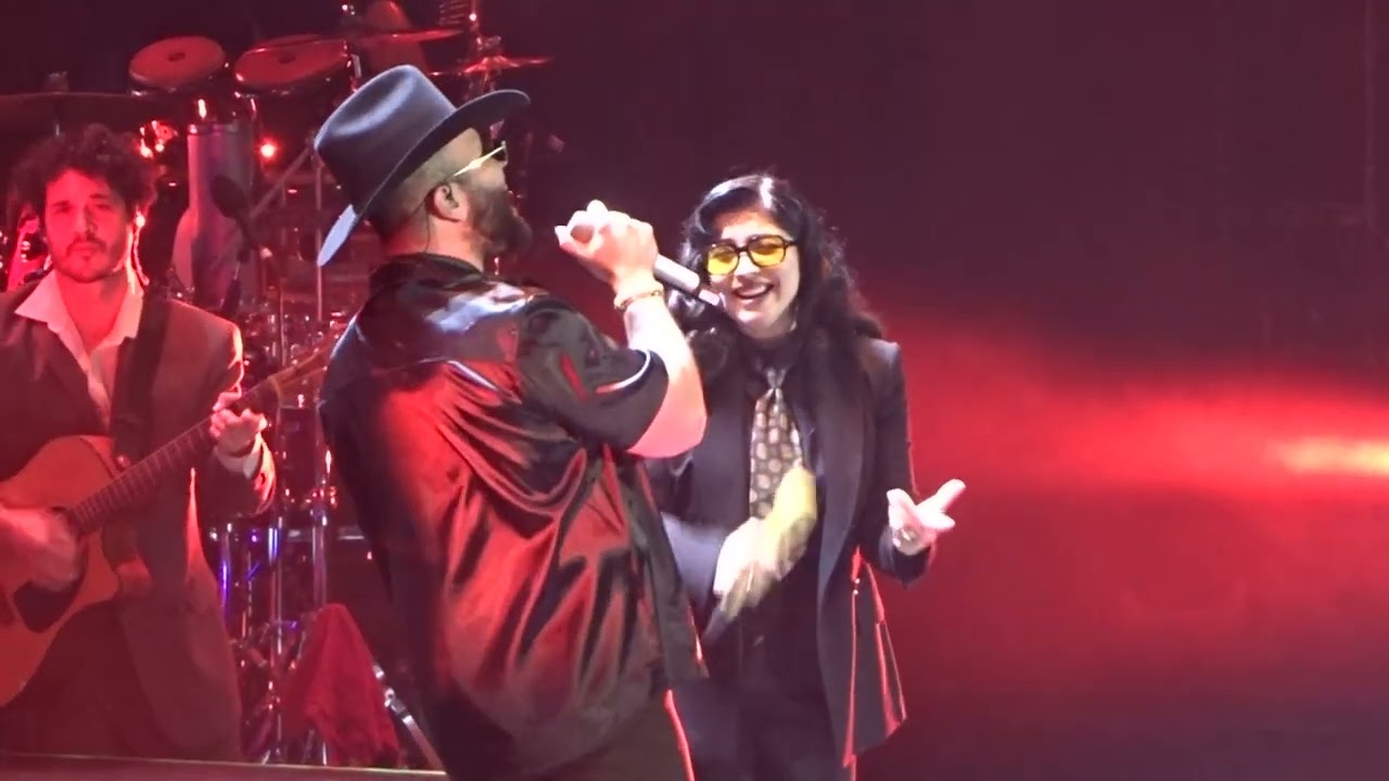 Se me va a quemar  - Mon Laferte ft Carín León @ Auditorio Nacional 8 de Diciembre de 2022