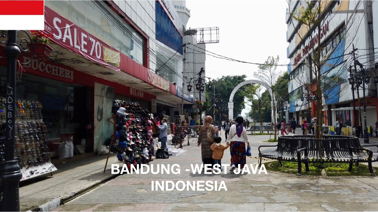Bandung Dalem Kaum Marketplace in West Java, Indonesia [4K] Suasana di Jalan Dalem Kaum Bandung