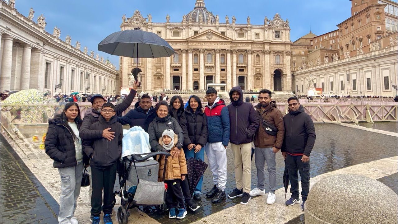 වසර 25ට වරක් විවෘත වන වතිකානුවෙහි ශුද්ධවූ පේදුරු බැසිලිකාවේ ඇති ශුද්ධවු දොරටුව
